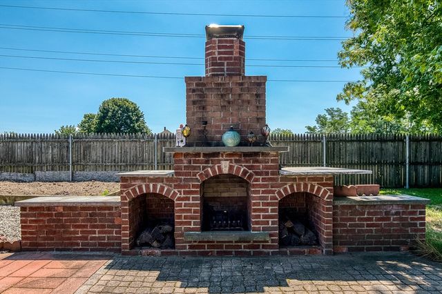 21 Cardosi Court, Pawtucket, RI 02861