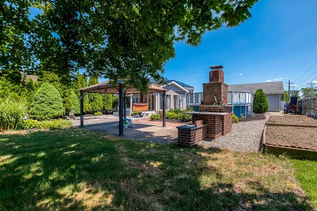 21 Cardosi Court, Pawtucket, RI 02861