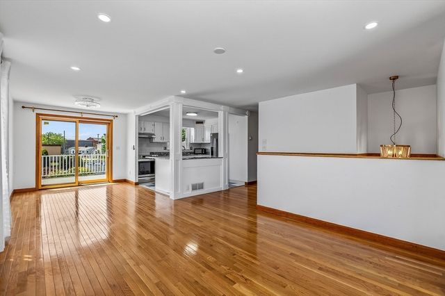 21 Cardosi Court, Pawtucket, RI 02861