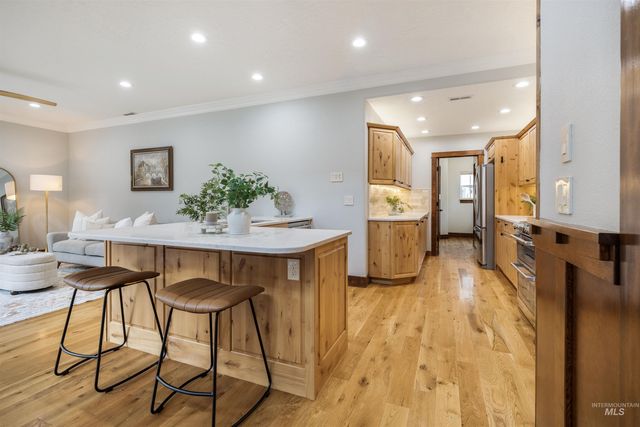 253 E Wexford Ln, Eagle, ID 83616