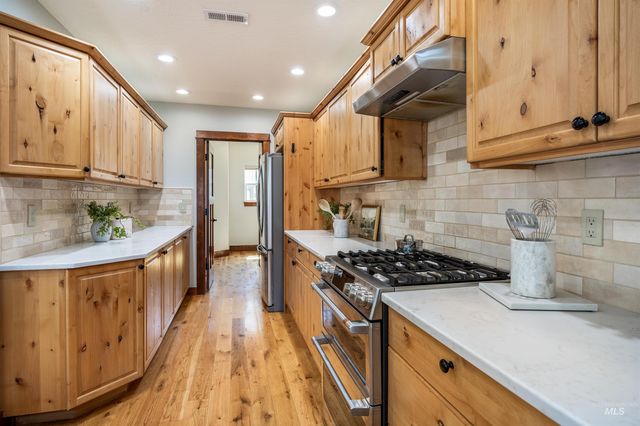 253 E Wexford Ln, Eagle, ID 83616