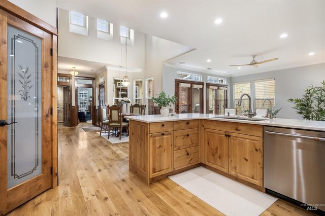 253 E Wexford Ln, Eagle, ID 83616