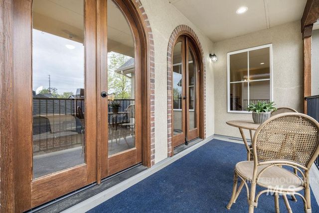 253 E Wexford Ln, Eagle, ID 83616