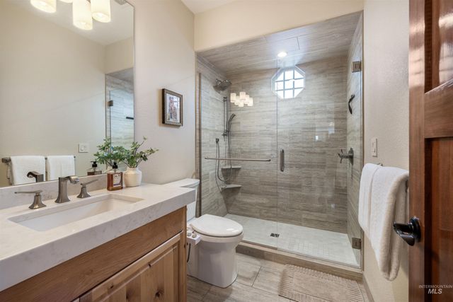 253 E Wexford Ln, Eagle, ID 83616