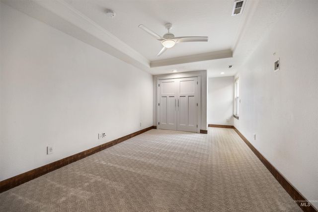 253 E Wexford Ln, Eagle, ID 83616