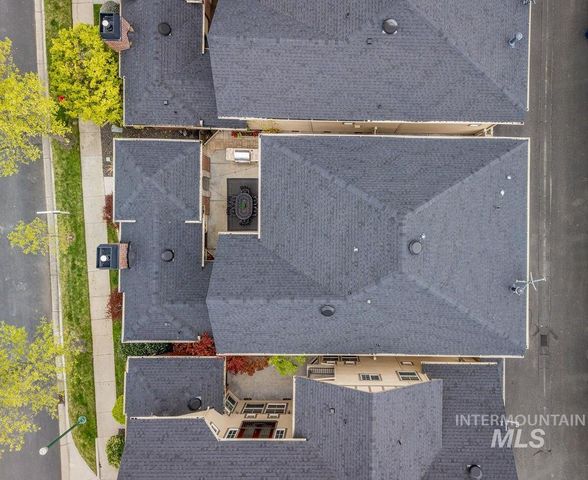 253 E Wexford Ln, Eagle, ID 83616