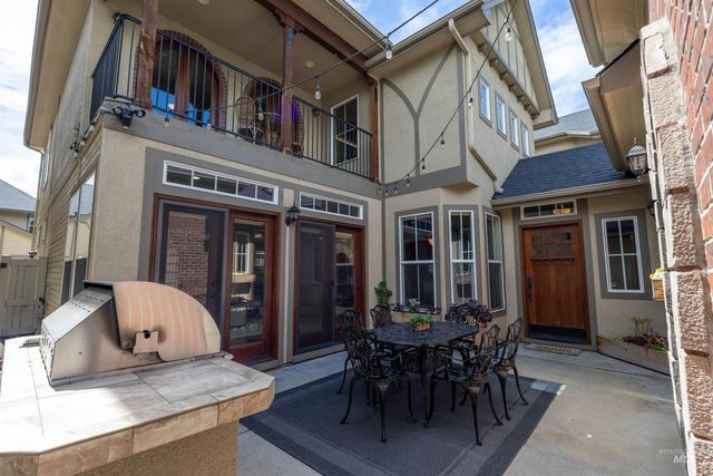 253 E Wexford Ln, Eagle, ID 83616