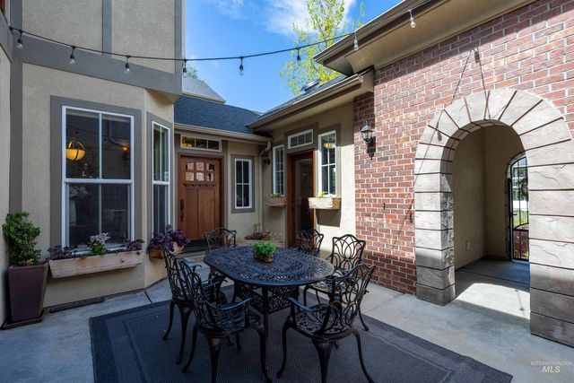 253 E Wexford Ln, Eagle, ID 83616