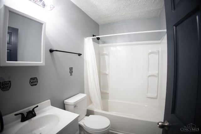101 Highridge Court, Franklin, OH 45005