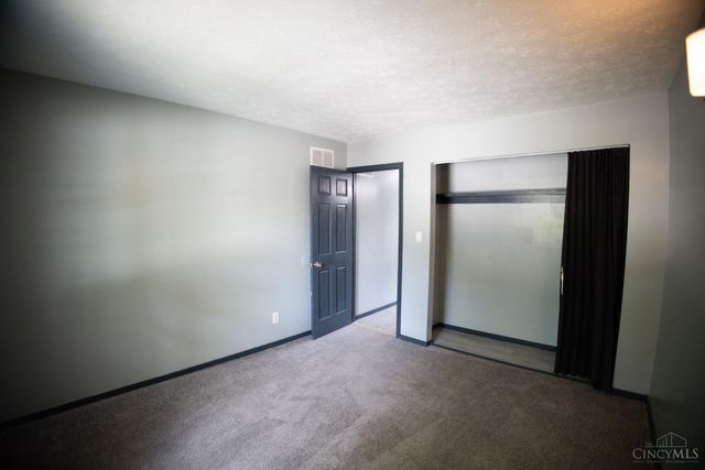 101 Highridge Court, Franklin, OH 45005