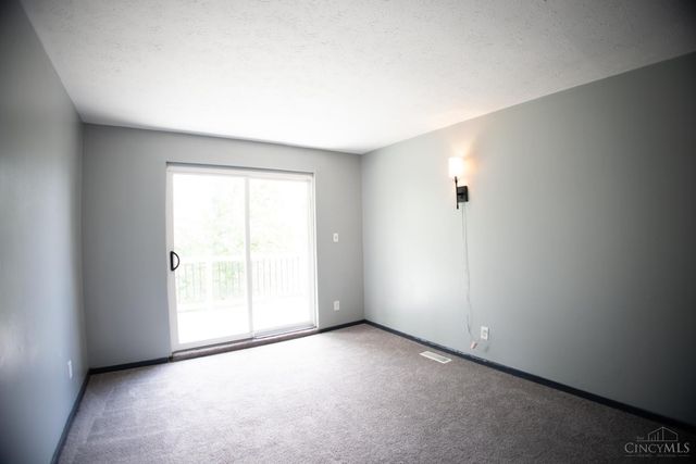 101 Highridge Court, Franklin, OH 45005