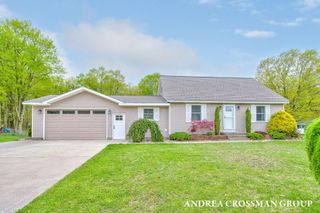 4684 Pine Drive, Laketown Twp, MI 49423
