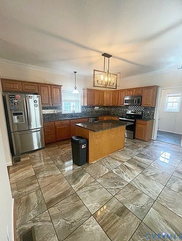 818 N 24th St, Richmond, VA 23223