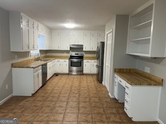 37 Orchard Road, Rex, GA 30273