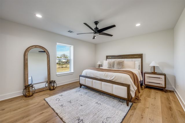 200 Kennedi Drive, Whitesboro, TX 76273