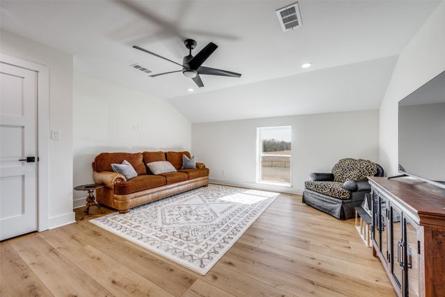 200 Kennedi Drive, Whitesboro, TX 76273