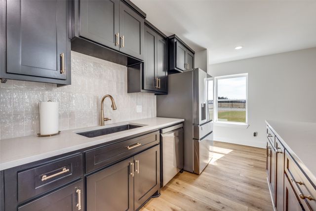 200 Kennedi Drive, Whitesboro, TX 76273