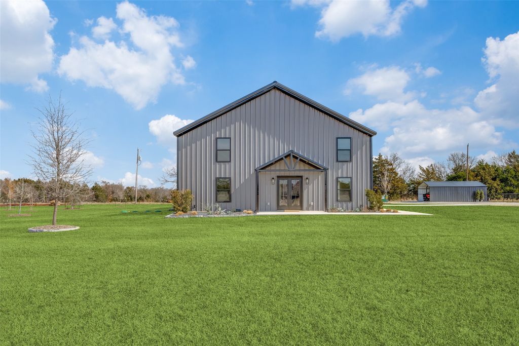 200 Kennedi Drive, Whitesboro, TX 76273