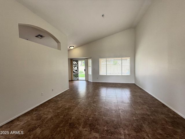 14235 W SHAWNEE Trail, Surprise, AZ 85374