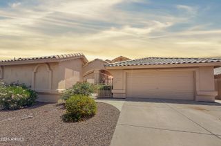 14235 W SHAWNEE Trail, Surprise, AZ 85374