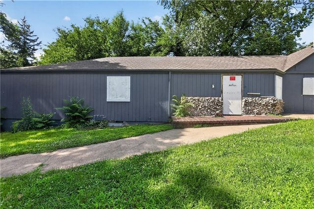 8155 Holmes Road, Kansas City, MO 64131