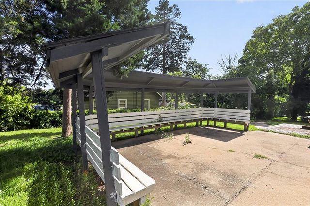 8155 Holmes Road, Kansas City, MO 64131