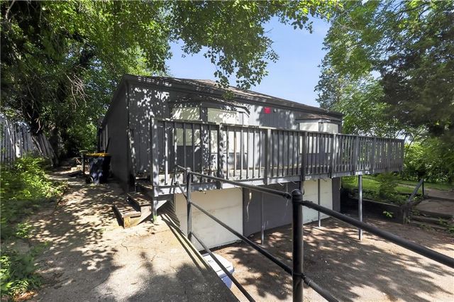 8155 Holmes Road, Kansas City, MO 64131