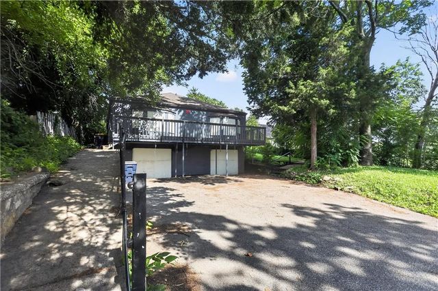8155 Holmes Road, Kansas City, MO 64131