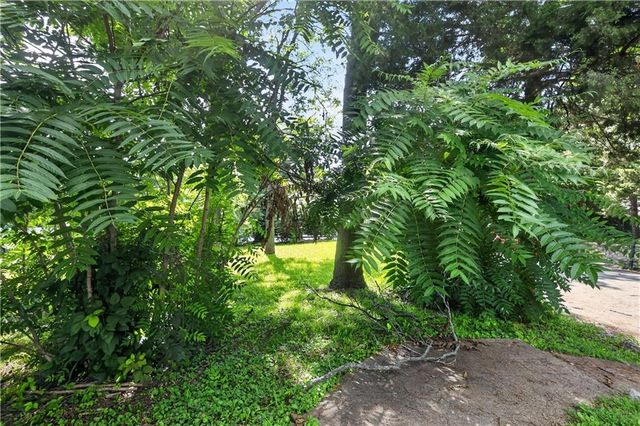 8155 Holmes Road, Kansas City, MO 64131