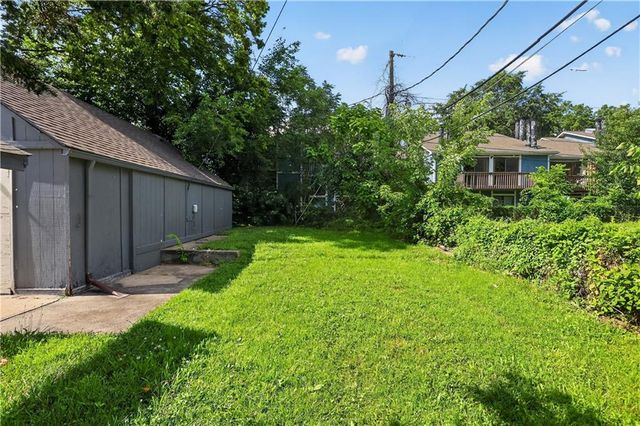 8155 Holmes Road, Kansas City, MO 64131