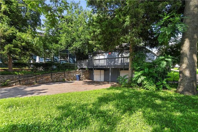 8155 Holmes Road, Kansas City, MO 64131