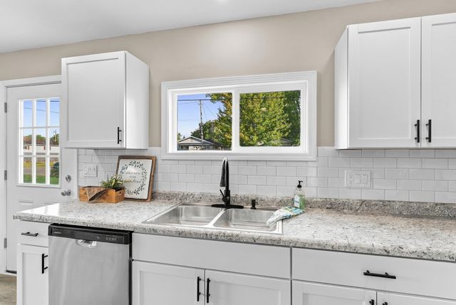 2214 Kosta Street, Burton, MI 48529