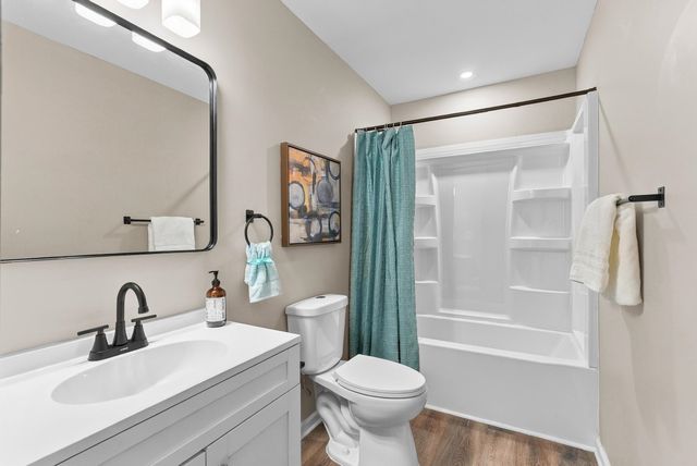 2214 Kosta Street, Burton, MI 48529