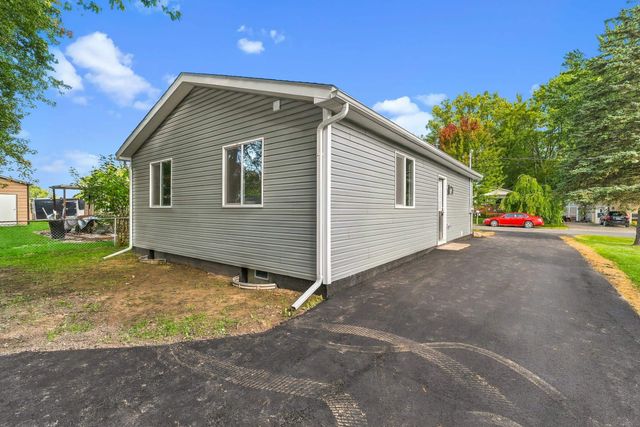2214 Kosta Street, Burton, MI 48529