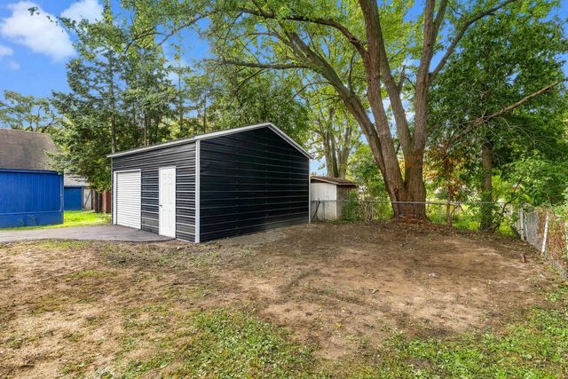 2214 Kosta Street, Burton, MI 48529