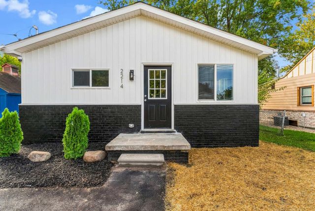 2214 Kosta Street, Burton, MI 48529