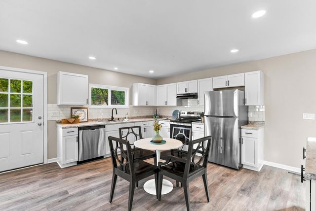 2214 Kosta Street, Burton, MI 48529