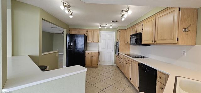 1802 Lakeview BLVD, North Fort Myers, FL 33903
