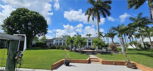 1802 Lakeview BLVD, North Fort Myers, FL 33903