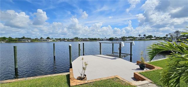 1802 Lakeview BLVD, North Fort Myers, FL 33903