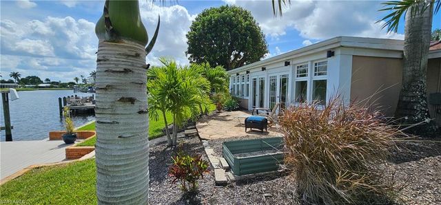 1802 Lakeview BLVD, North Fort Myers, FL 33903