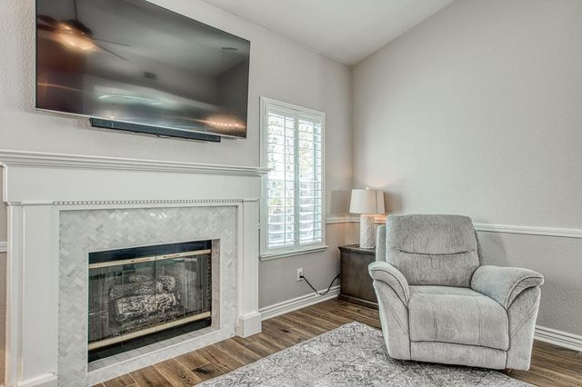 290 W Loyola Avenue, Clovis, CA 93619