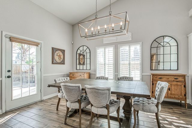 290 W Loyola Avenue, Clovis, CA 93619