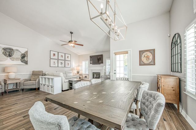 290 W Loyola Avenue, Clovis, CA 93619