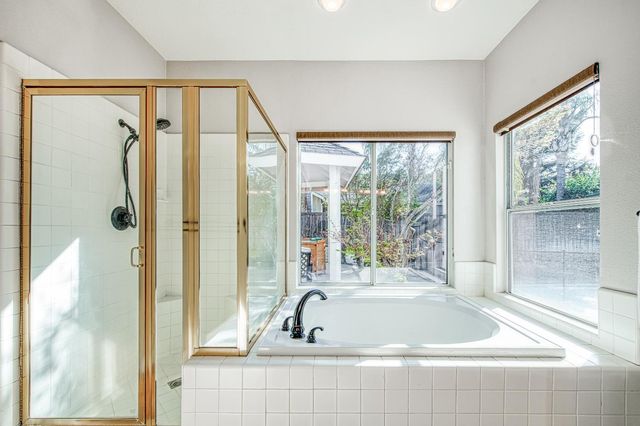 290 W Loyola Avenue, Clovis, CA 93619