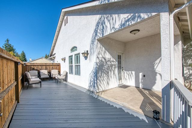 290 W Loyola Avenue, Clovis, CA 93619