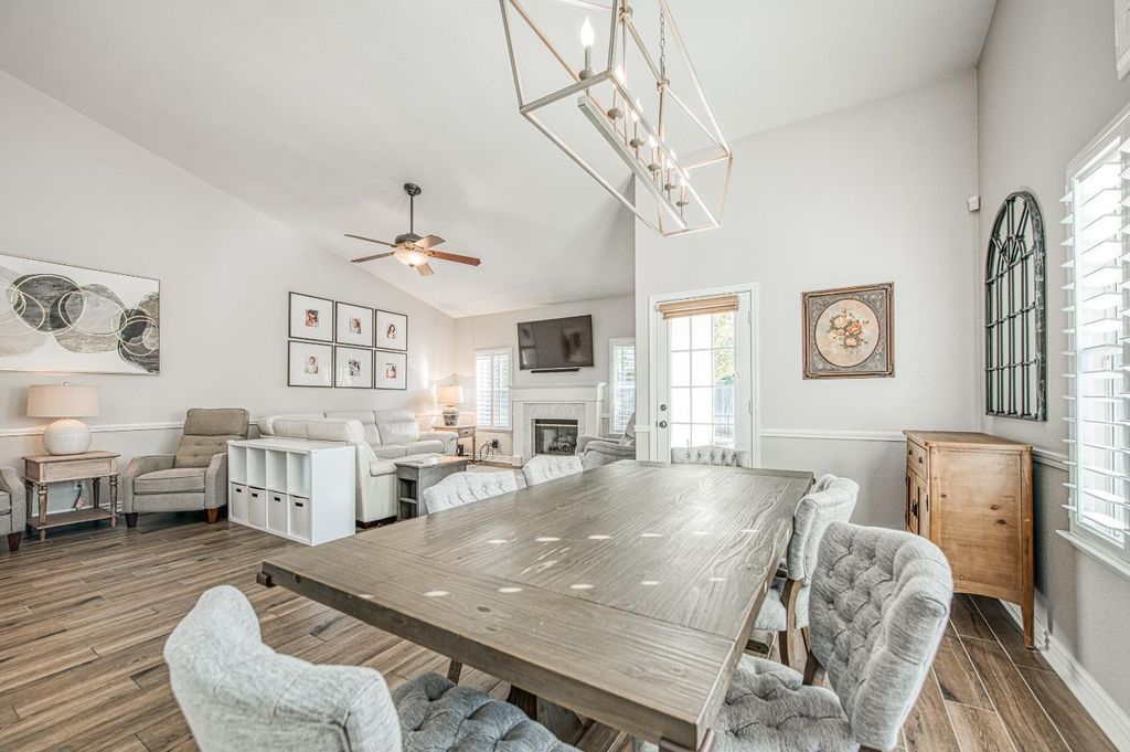 Image 17 of property listing at 290 W Loyola Avenue, Clovis, CA 93619