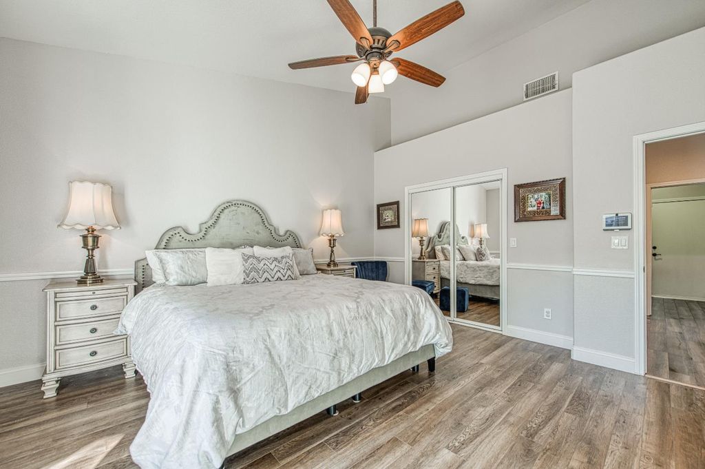 Image 39 of property listing at 290 W Loyola Avenue, Clovis, CA 93619