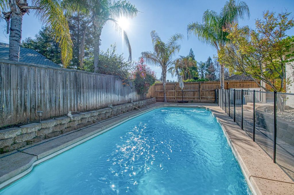 Image 48 of property listing at 290 W Loyola Avenue, Clovis, CA 93619