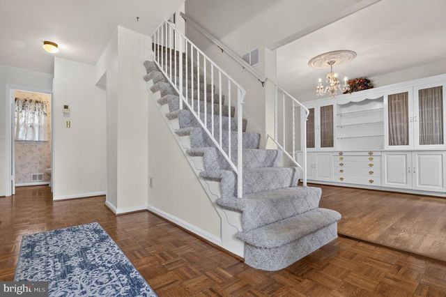 8912 N WESTLAND DR, Gaithersburg, MD 20877
